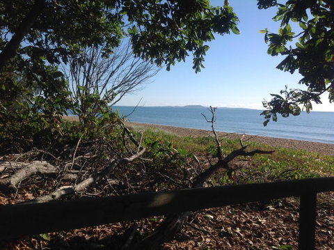 Tannum Sands Hotel / Motel - Holiday Cairns 1