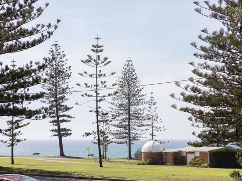 Taranaki Beach House - Holiday Cairns 1