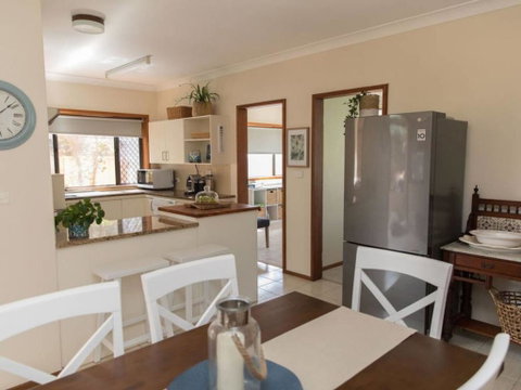 Taranaki Beach House - Holiday Cairns 0