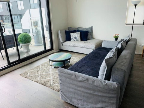 Terrace Living With Bay Views - Holiday Cairns 0