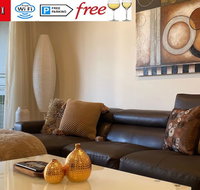 TERRACE LUX FULLY AIR 2 CAR FREE NETFLIX WIFI WINE - Holiday Cairns