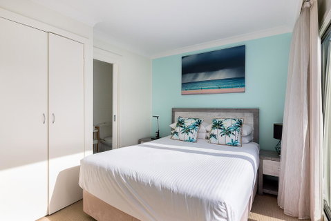 Terrigal Pacific Coastal Retreat - Holiday Cairns 1