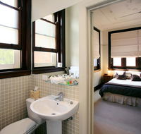 The Bank Guesthouse - Holiday Cairns