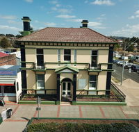 The Bank Guesthouse Glen Innes - Holiday Cairns