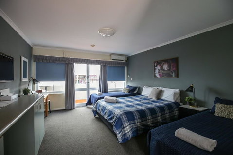 The Bayview Hotel - Holiday Cairns 0