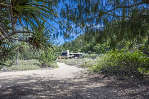 The Beach House At Arthur Bay - Holiday Cairns 3