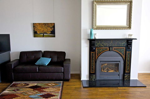 Penguin Beachfront Apartments - Holiday Cairns 4