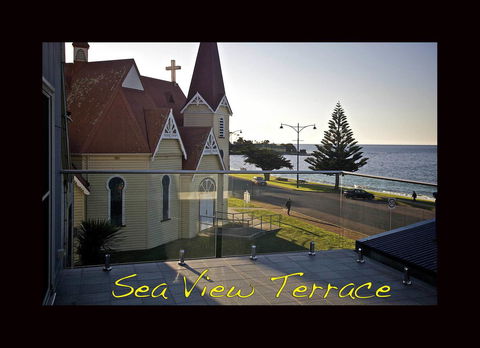 Penguin Beachfront Apartments - Holiday Cairns 7