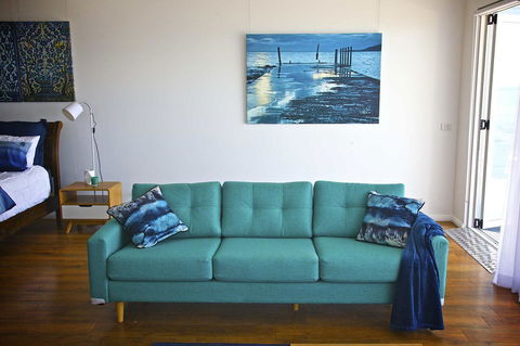 Penguin Beachfront Apartments - Holiday Cairns 12