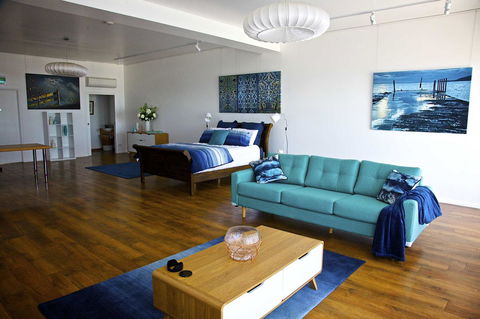 Penguin Beachfront Apartments - Holiday Cairns 3