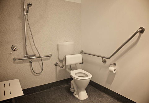 Penguin Beachfront Apartments - Holiday Cairns 27