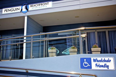 Penguin Beachfront Apartments - Holiday Cairns 20