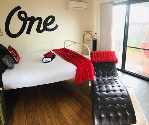 Apartment ONE - Holiday Cairns 1