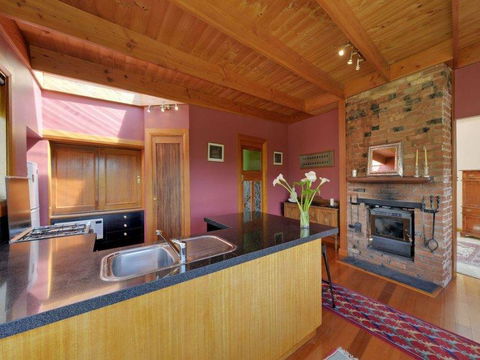 Bridge View Retreat - Holiday Cairns 37