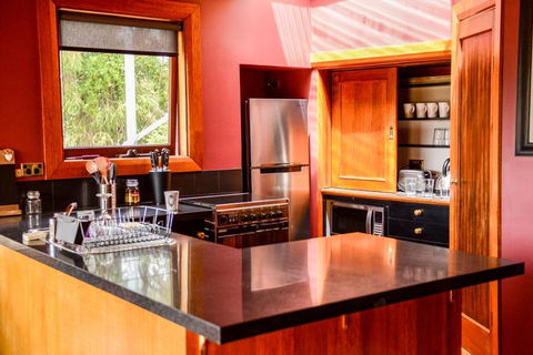 Bridge View Retreat - Holiday Cairns 30