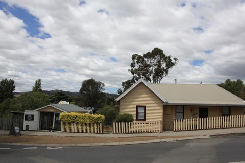 Bridge View Retreat - Holiday Cairns 25