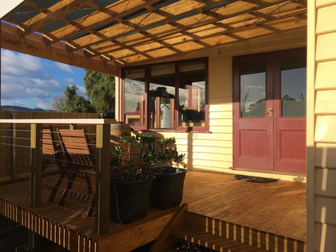 Bridge View Retreat - Holiday Cairns 5