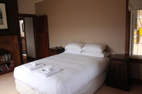 Bridge View Retreat - Holiday Cairns 36