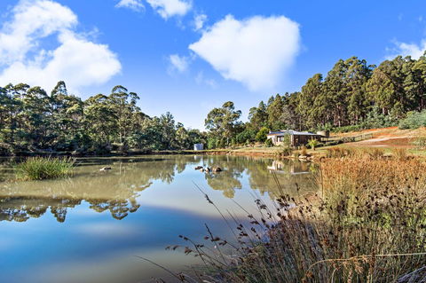 Naivasha Cottage - Holiday Cairns 1