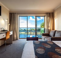 Beachfront Bicheno - Holiday Cairns