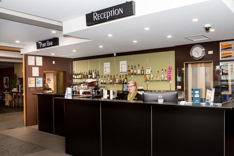 Edgewater Hotel - Holiday Cairns 2