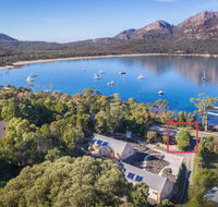 Freycinet Timber Cottage 1 - Holiday Cairns