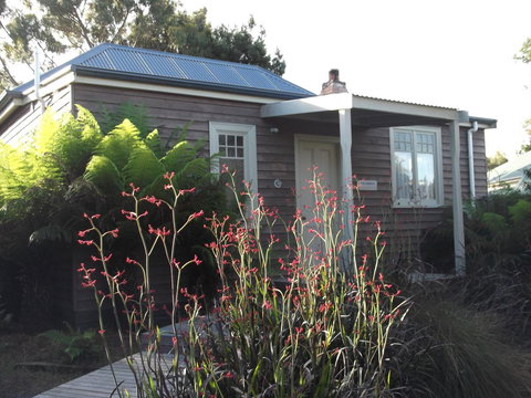 Tramway Cottage - Holiday Cairns 0