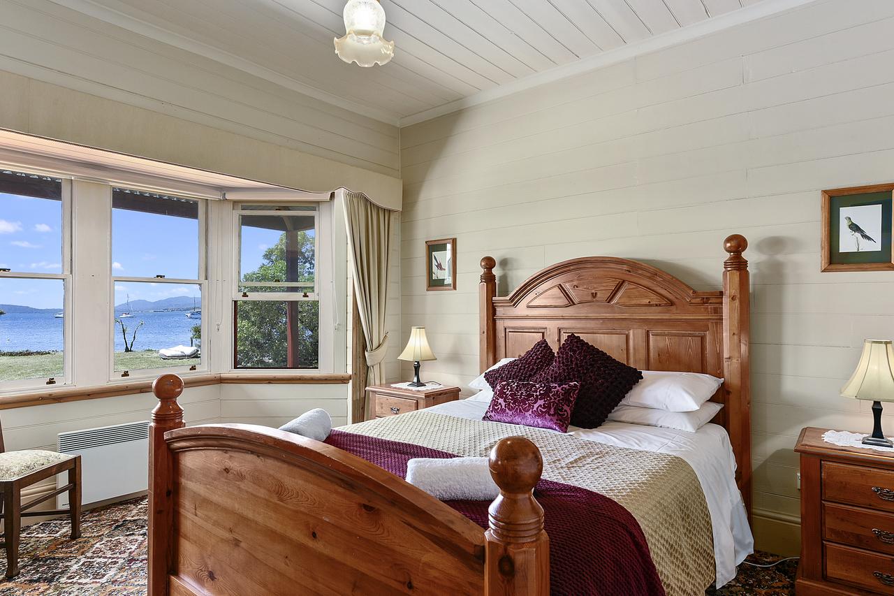 Dunalley TAS Holiday Cairns