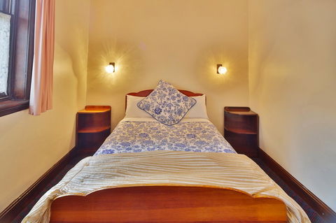 Astor Private Hotel - Holiday Cairns 7