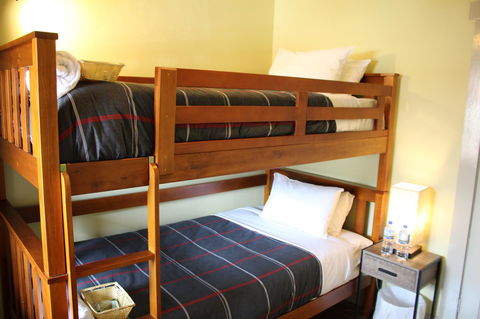 The Tasmanian Inn - Holiday Cairns 24