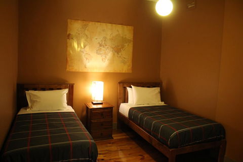 The Tasmanian Inn - Holiday Cairns 10