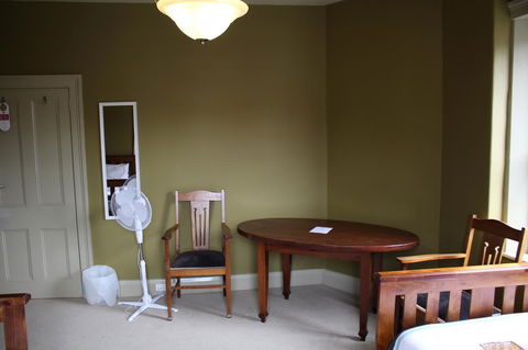 The Tasmanian Inn - Holiday Cairns 28