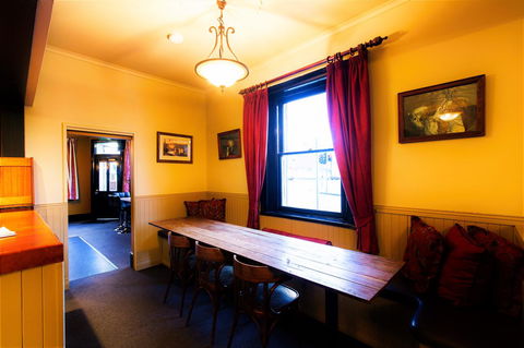 The Tasmanian Inn - Holiday Cairns 38