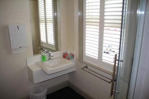 The Tasmanian Inn - Holiday Cairns 32