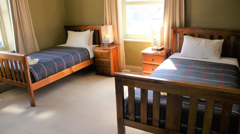 The Tasmanian Inn - Holiday Cairns 15