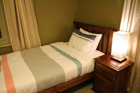 The Tasmanian Inn - Holiday Cairns 44