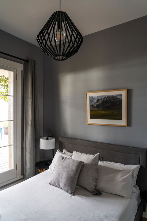 The Tasmanian Inn - Holiday Cairns 1