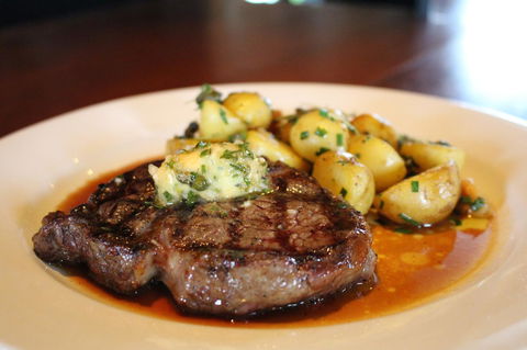 The Tasmanian Inn - Holiday Cairns 16