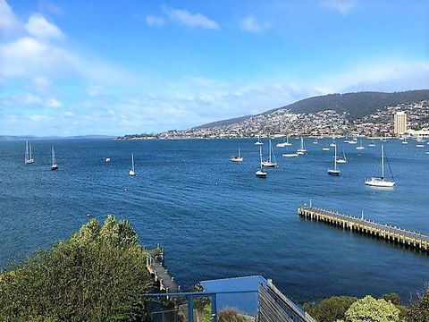 My Hobart Stay - Holiday Rentals - Holiday Cairns 0