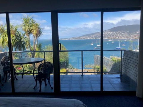 My Hobart Stay - Holiday Rentals - Holiday Cairns 8