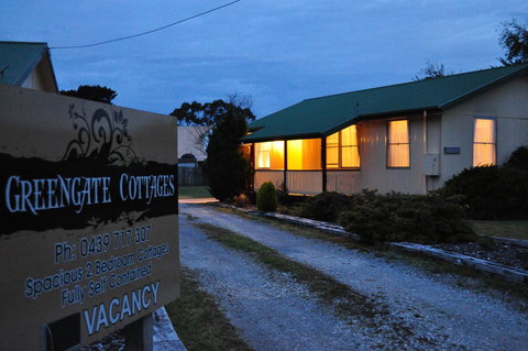 GreenGate Cottages - Holiday Cairns 4