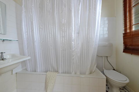 Edinburgh Gallery Bed & Breakfast - Holiday Cairns 36