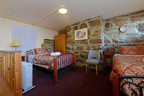 Edinburgh Gallery Bed & Breakfast - Holiday Cairns 10