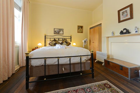 Edinburgh Gallery Bed & Breakfast - Holiday Cairns 24