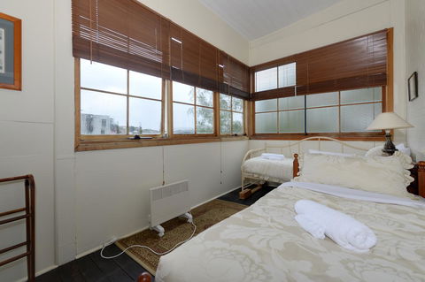 Edinburgh Gallery Bed & Breakfast - Holiday Cairns 37