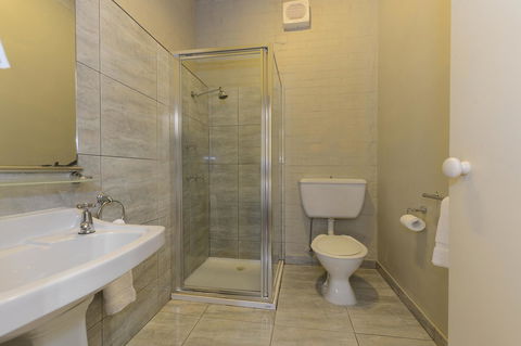 Edinburgh Gallery Bed & Breakfast - Holiday Cairns 15