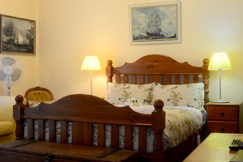 Edinburgh Gallery Bed & Breakfast - Holiday Cairns 43