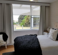 Beach Hut Scamander - Holiday Cairns