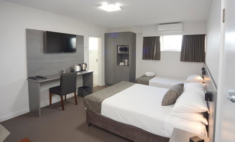 Bridge Hotel - Holiday Cairns 5