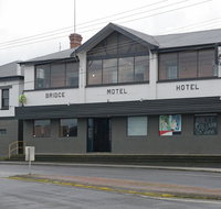 Bridge Hotel - Holiday Cairns